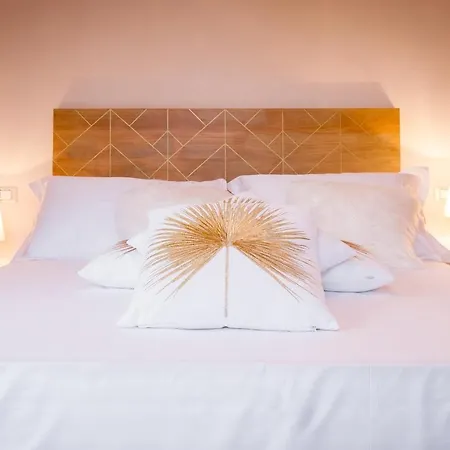 Monte Di Lenno Sleeps 8 Pool Air Con *