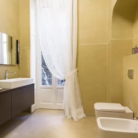 Monte Di Lenno Sleeps 8 Pool Air Con モルトラージオ