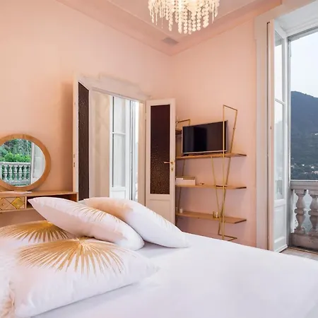 Monte Di Lenno Sleeps 8 Pool Air Con モルトラージオ